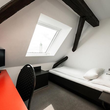 Hotel & Restaurant Ochsen Мерклинген Экстерьер фото