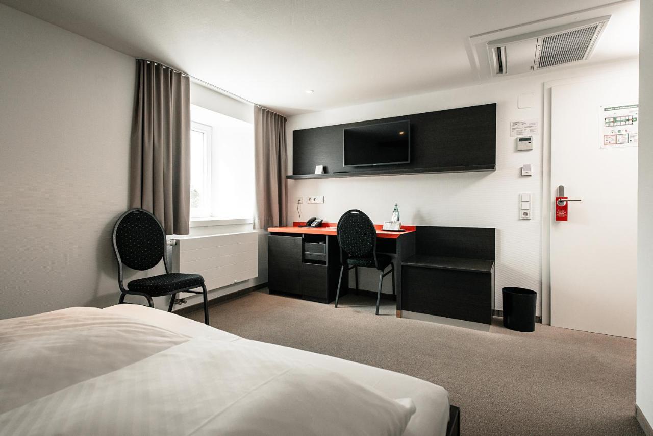 Hotel & Restaurant Ochsen Мерклинген Экстерьер фото